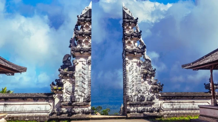 travel-67ee475a49d35-lempuyang_temple.webp