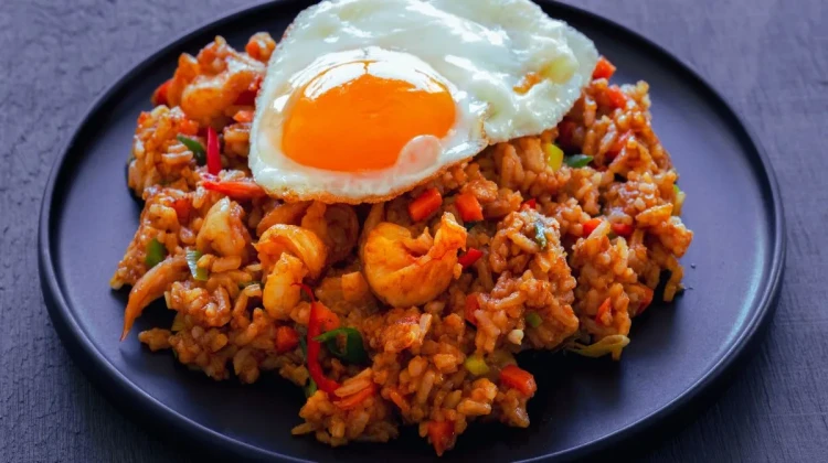 travel-67ee4837b8b83-Nasi_Goreng.webp