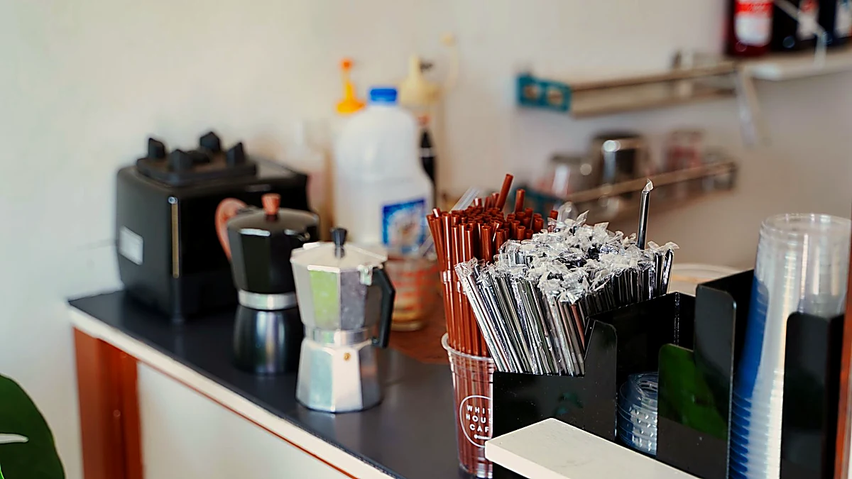 The Cheap Coffee Rule: Why Standing at the Bar Costs Way Less in Italy