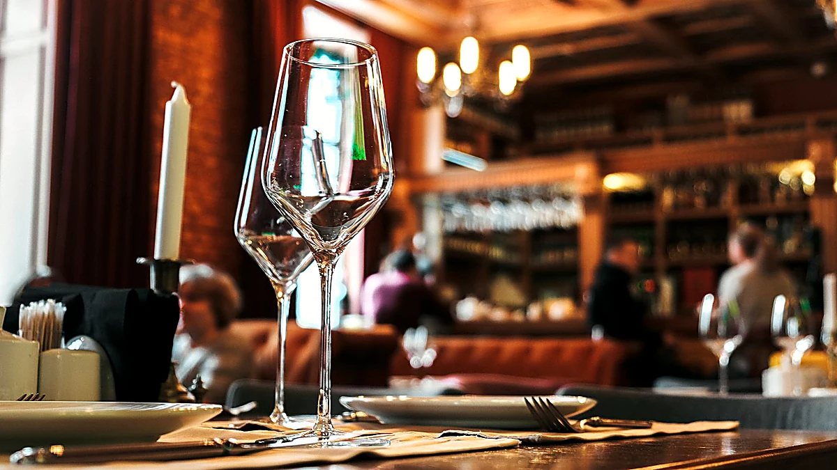 How to Sit at a Wine Bar Alone and Order a Glass with Zero Stress