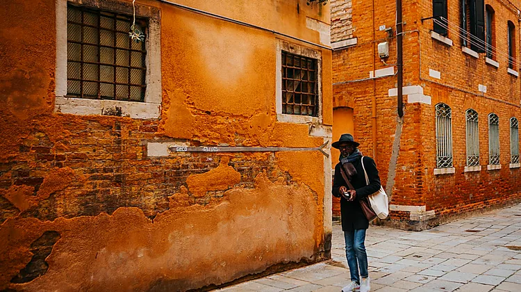 travelstylemate-2215-easy-journal-prompts-morning-coffee-travel-lifestyle.webp