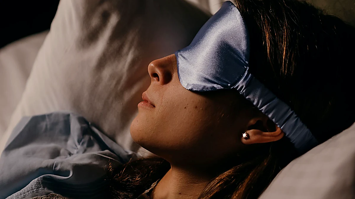 The Best In-Flight Sleep Kit: Soft Eye Mask, Earplugs, and Lip Balm