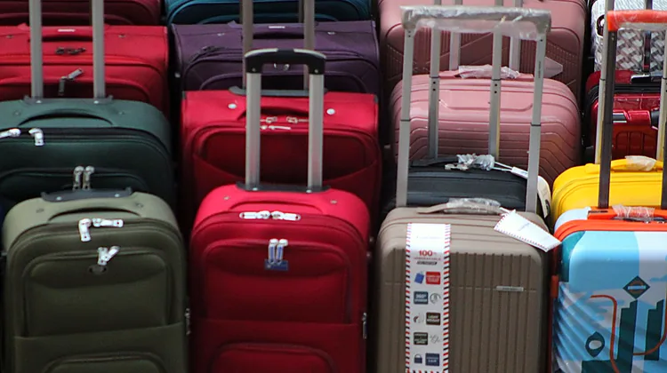 travelstylemate-2241-how-to-pack-under-seat-bag-find-everything-lifestyle.webp