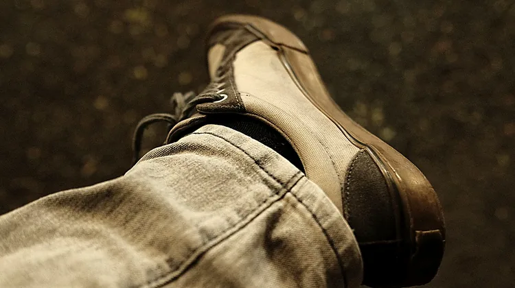 travelstylemate-2266-3-shoe-rule-how-many-pairs-shoes-pack-detail.webp