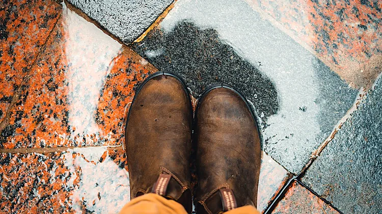 travelstylemate-2267-best-waterproof-ankle-boots-walking-rainy-cities-detail.webp
