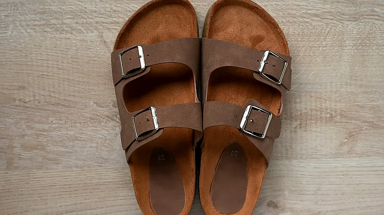 travelstylemate-2268-flat-leather-sandals-walk-all-day-long-detail.webp
